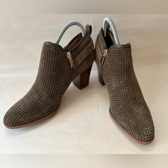 Franco Sarto Shoes - Franco Sarto Dale2 Ankle Boot Bootie sz 8.5M/ Olive Green / EUC